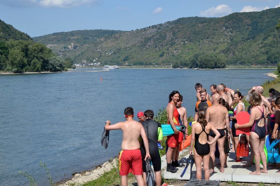 Besonderes Badeerlebnis in Kaub: Der Einstieg am "Rentnerstrand". Foto: Stromschwimmschule.