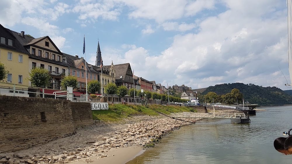 Niedrigwasser bei St. Goar. Foto: Frank Zimmer.