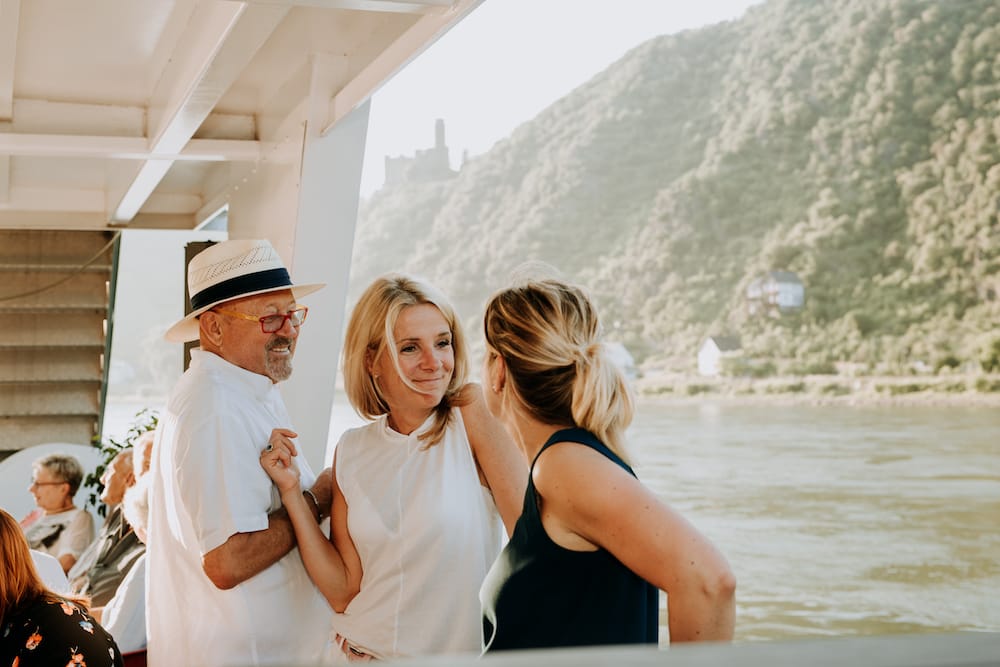 Joachim Noll führt die Hebellinie gemeinsam mit seiner Tochter Susanne Pander (M.). Foto: Hebellinie.