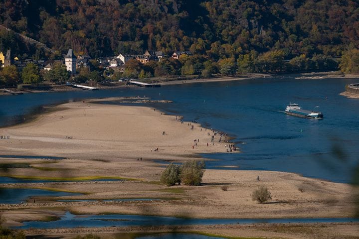 Niedrigwasser bei Bacharach. Foto: Herbert Piel
