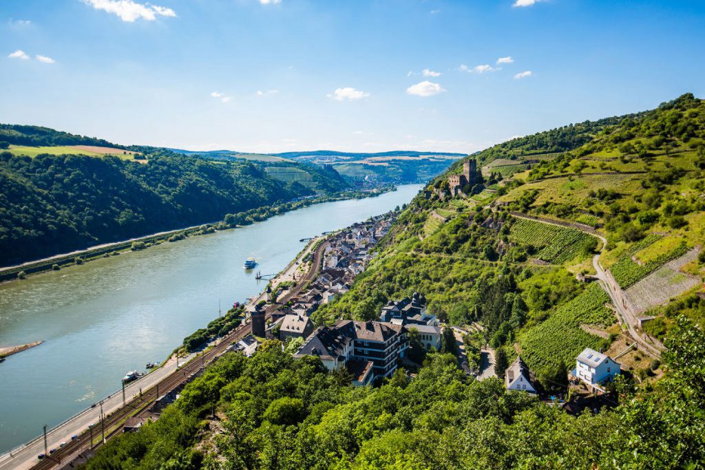 Bahnstrecke bei Kaub. Foto: Romantischer Rhein Tourismus / Henry Tornow