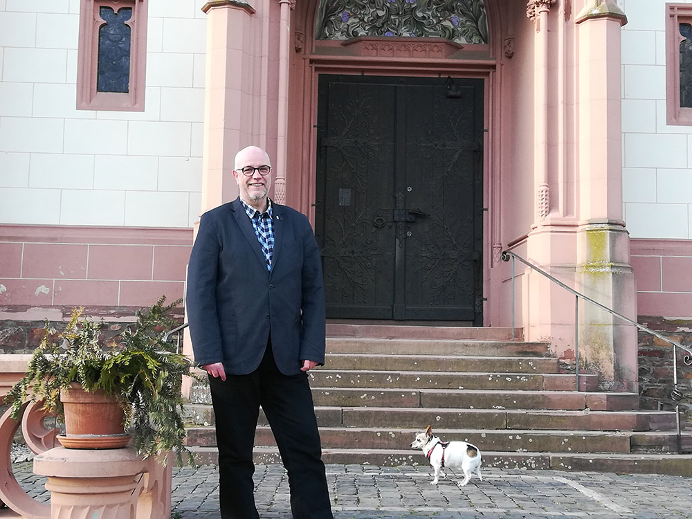 Michael Stein vor der Binger Rochuskapelle. Foto: CDU Bingen