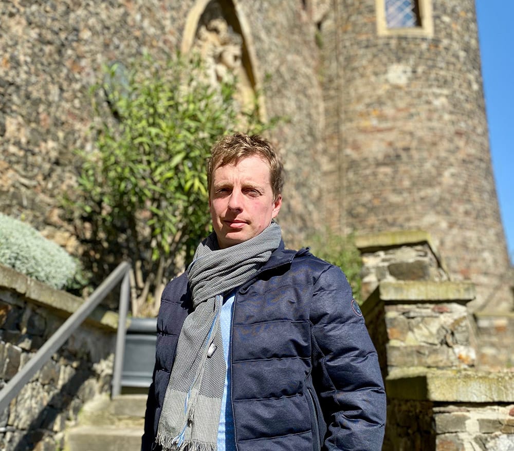 Marco Hecher ist Juniorchef auf Burg Rheinstein und betreibt dort das Schlosslokal "Kleiner Weinprinz". Foto: Privat.
