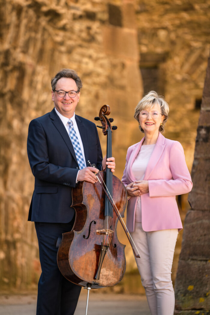 Alexander Hülshoff und Barbara Harnischfeger bringen die neue Burgklassiker-Konzerte an den Start. Foto: Herbert Piel