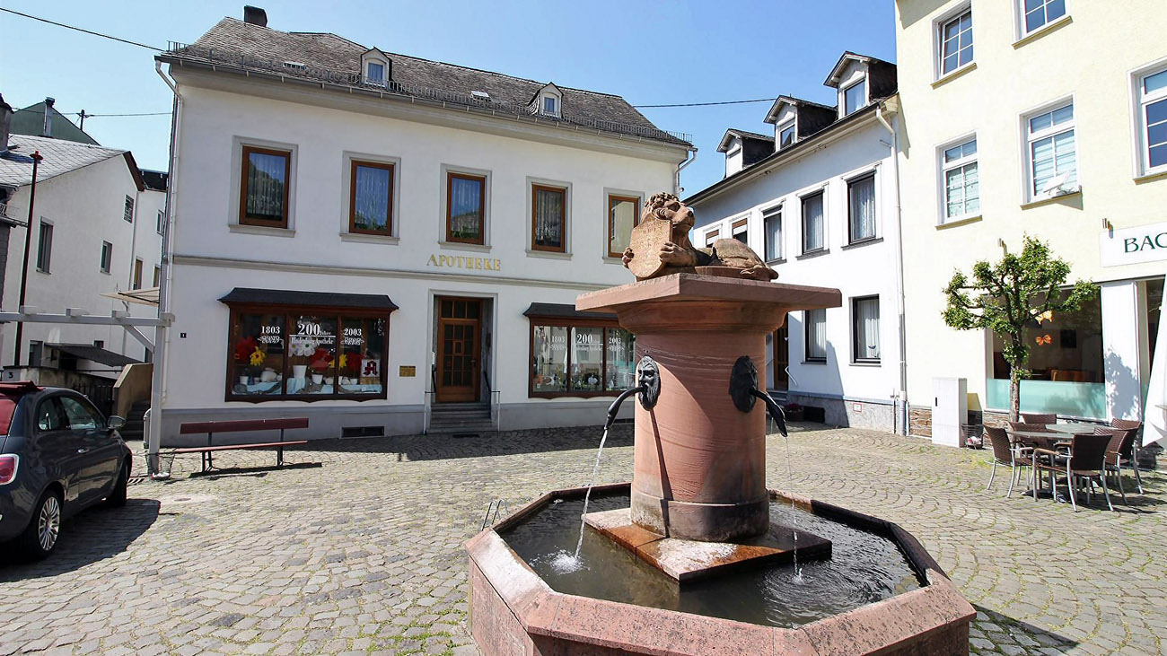 Die Hindenburg-Apotheke in Kaub.