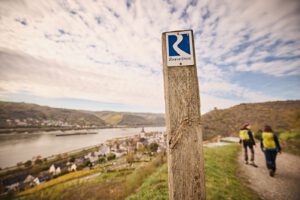 Rheinsteig bei Lorch. Foto: Marco Rothbrust