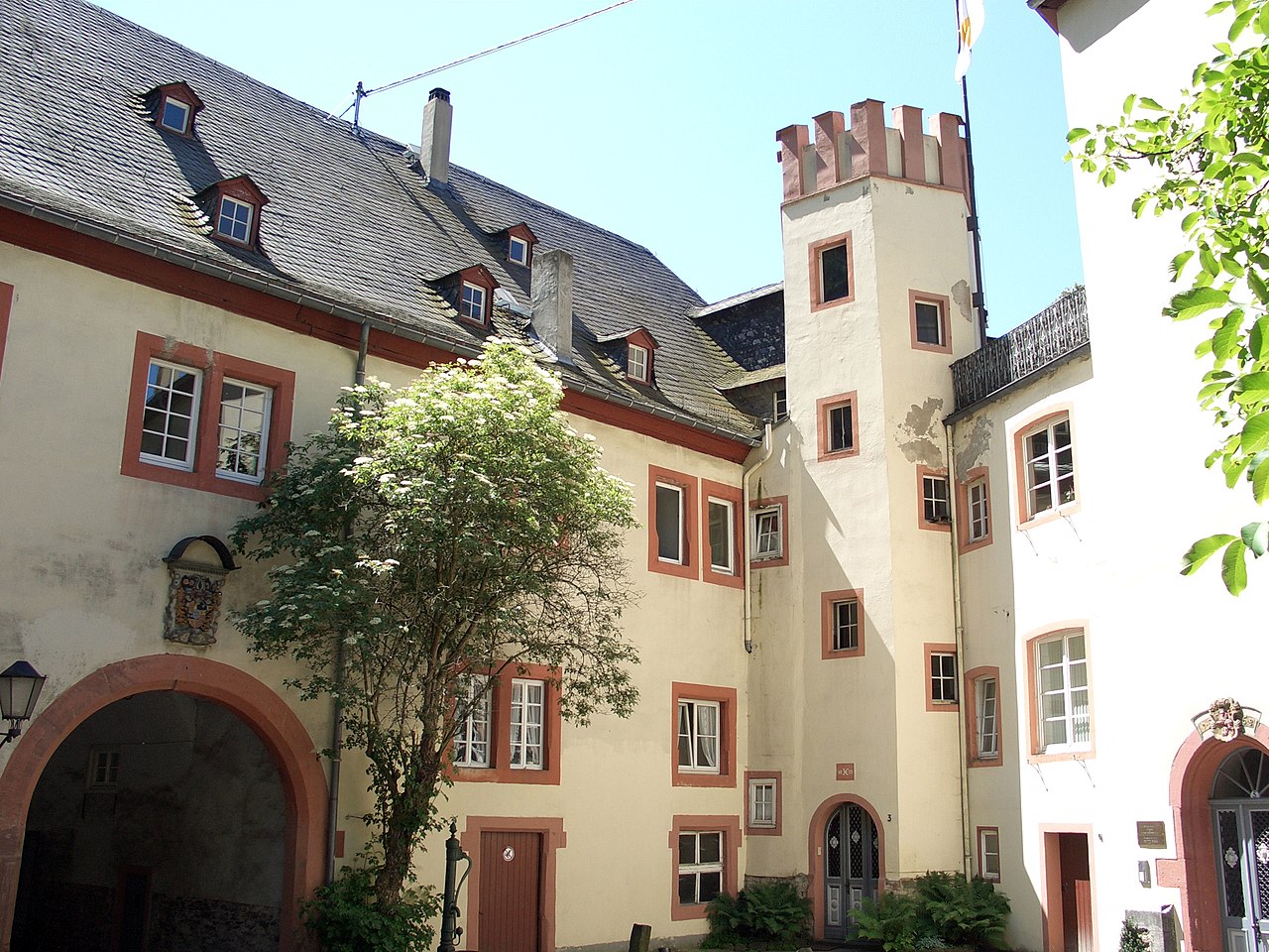 Schloss Philippsburg in Braubach. Foto: Wikipedia / Creative Commons / https://commons.wikimedia.org/wiki/File:Philippsburg_Braubach_1.jpg