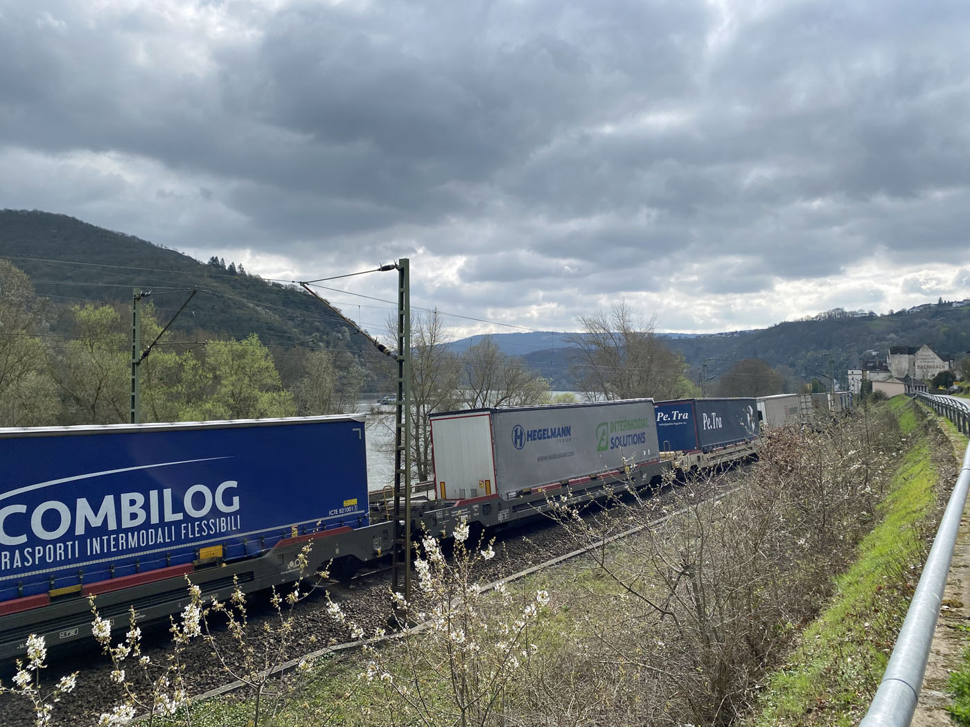 Güterzug bei Bacharach