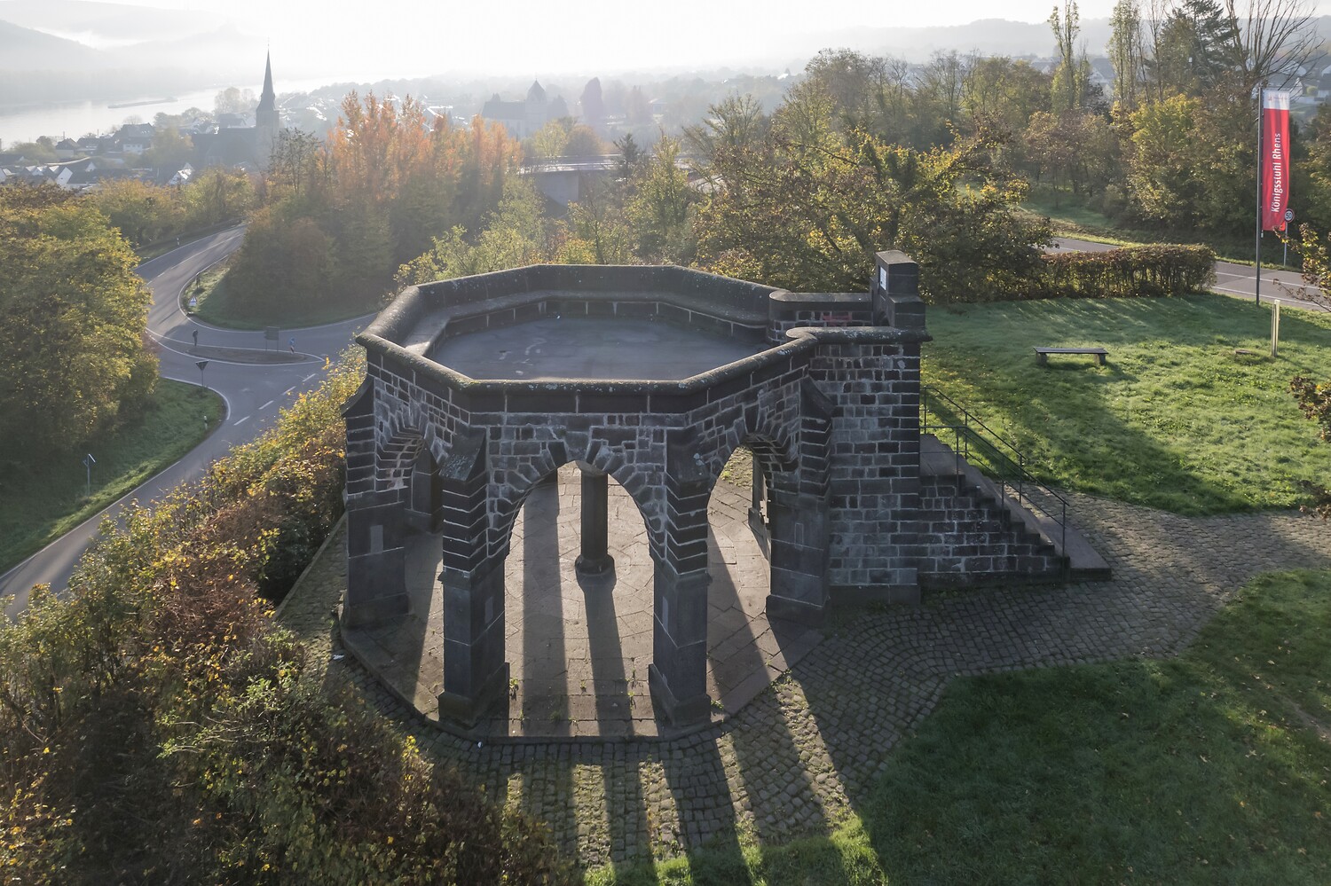 Königstuhl in Rhens. Foto: Andreas Pacek, fototour-deutschland.de/Romantischer Rhein Tourismus GmbH (CC BY 4.0 https://creativecommons.org/licenses/by/4.0/)