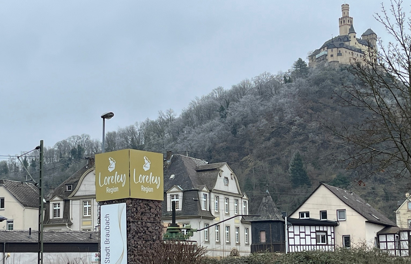 "Region Loreley" -Stele in Braubach. Foto: VG Loreley