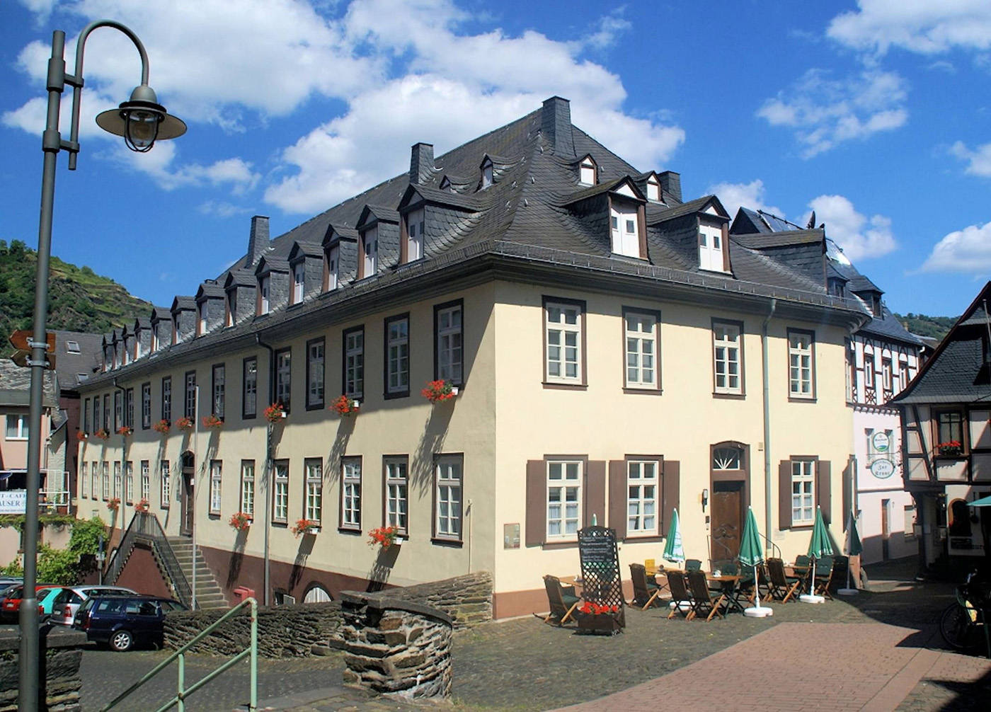 Stiftsgebäude St. Goar. Foto: Wikipedia / Rolibi / Creative Commons https://de.wikipedia.org/wiki/Creative_Commons