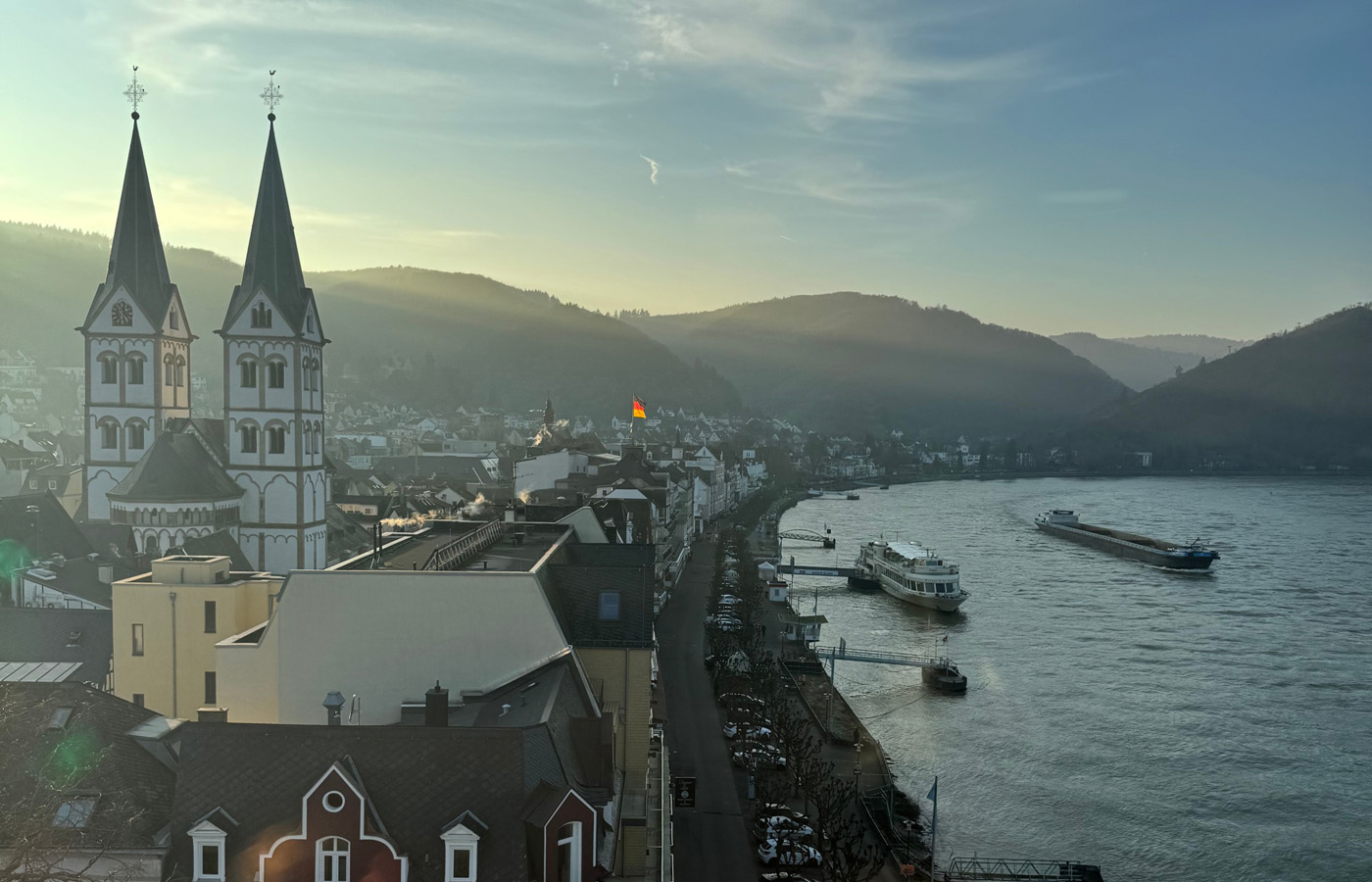 Blick auf die Bopparder Rheinallee. Foto: Denise Bergfeld / Stadt Boppard