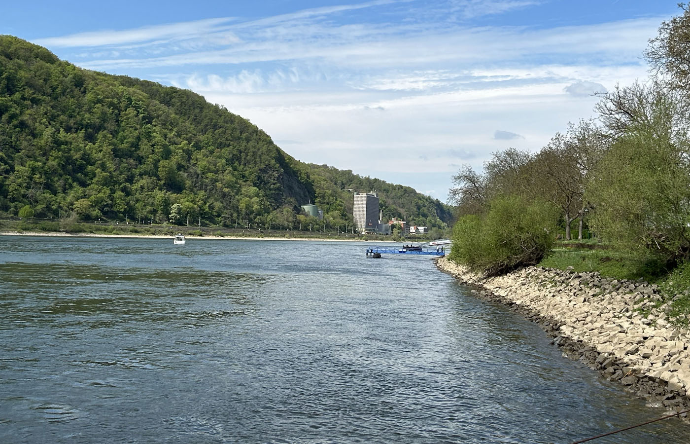 Blick auf das Brauerei-Hochhaus in Koblenz-Stolzenfels.
