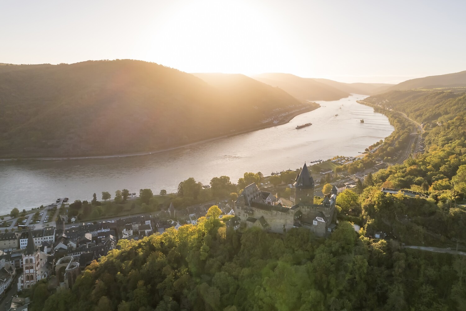Burg Stahleck über Bacharach am Rhein. Foto: Andreas Pacek, fototour-deutschland.de/Romantischer Rhein Tourismus GmbH / CC BY 4.0