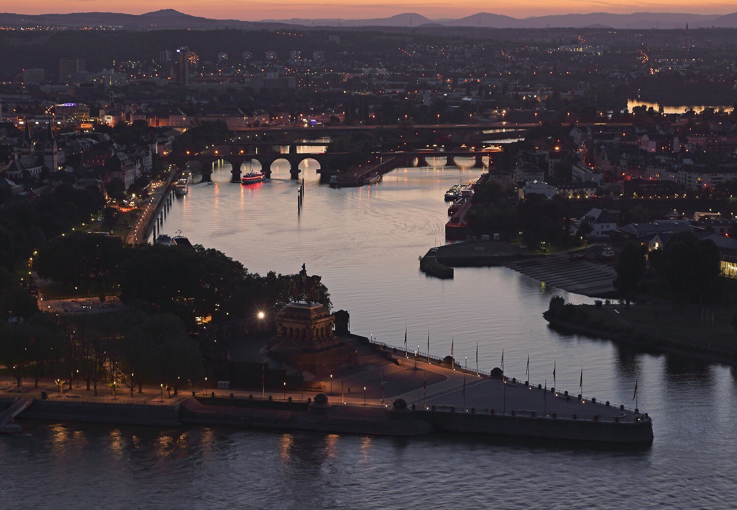 Deutsches Eck am Abend. Foto: Friedrich Gier / Romantischer Rhein